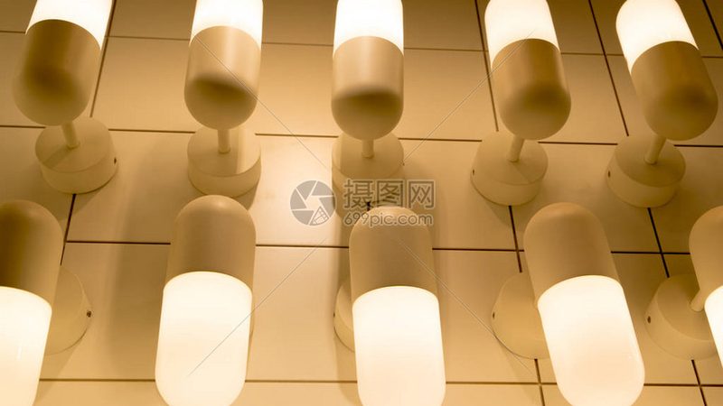 办公照明灯具选型关键：如何规避常见误区